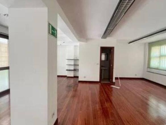 Commercial premises for sale at Calle Doctor Don Luis Bilbao Libano, 18, Centro Urbano – Hirigunea
