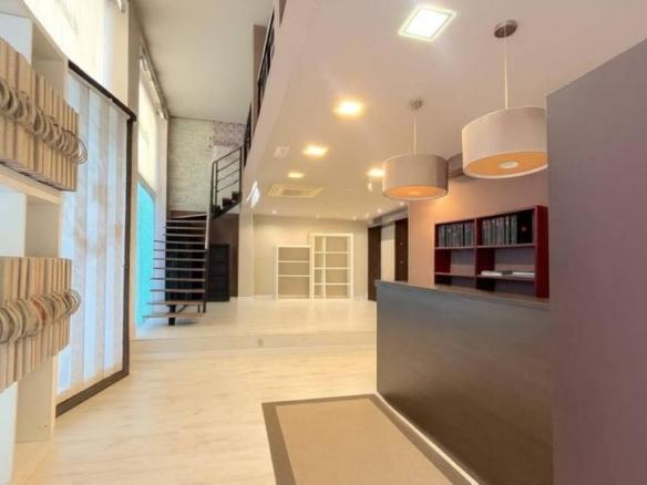 Commercial premises for sale at Calle Doctor Don Luis Bilbao Líbano, 32, Centro Urbano – Hirigunea