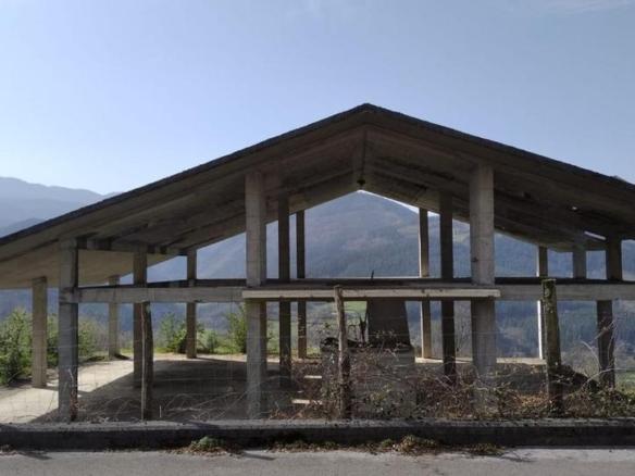 House or villa for sale in Dima