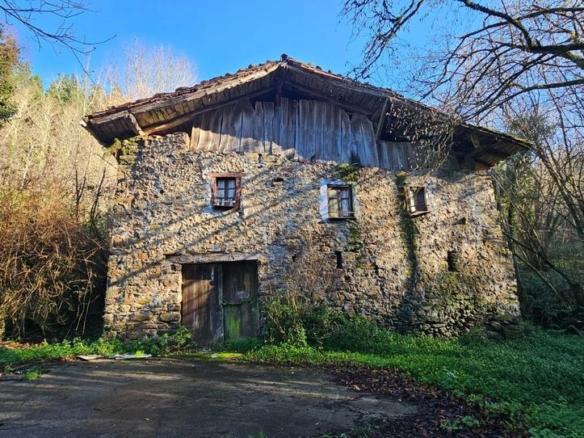 Rustic property for sale in Barrio de la Altzusta, Zeanuri