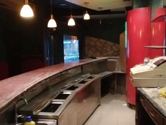 Commercial premises for sale at Correos, 29, Centro