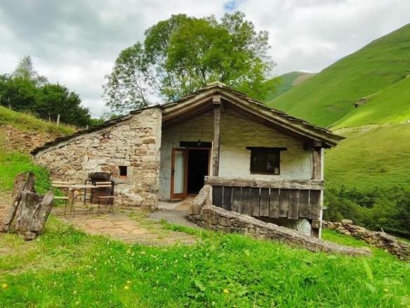House or villa for sale in Vega de Pas