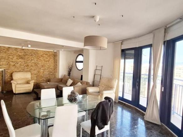 Penthouse for sale in Ensanche – Parque del Oeste