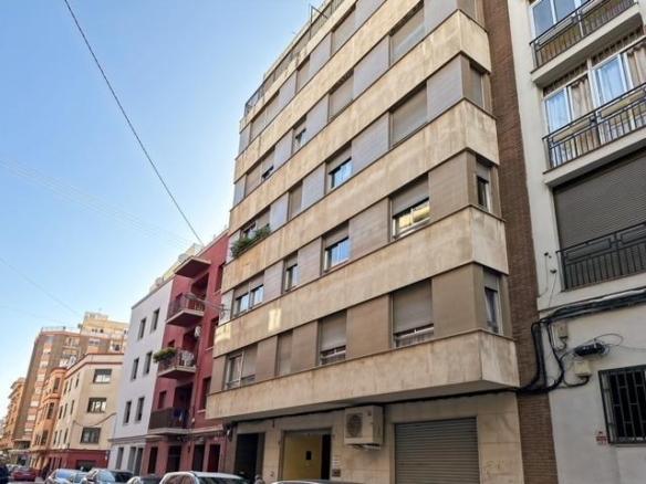 Apartment for sale in Hospital – Plaza del Real