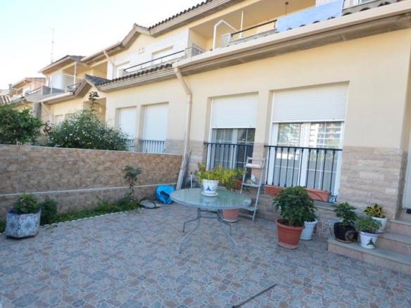 Townhouse for sale on Carrer de Febrer de la Torre, Casco Urbano