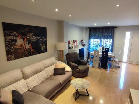 Townhouse for sale in Onda