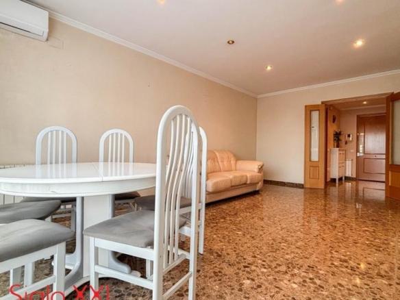 Apartment for sale in Ensanche – Parque del Oeste