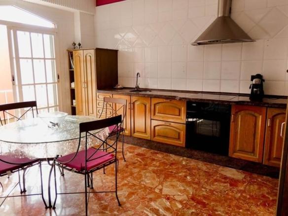 House or villa for sale in the city center