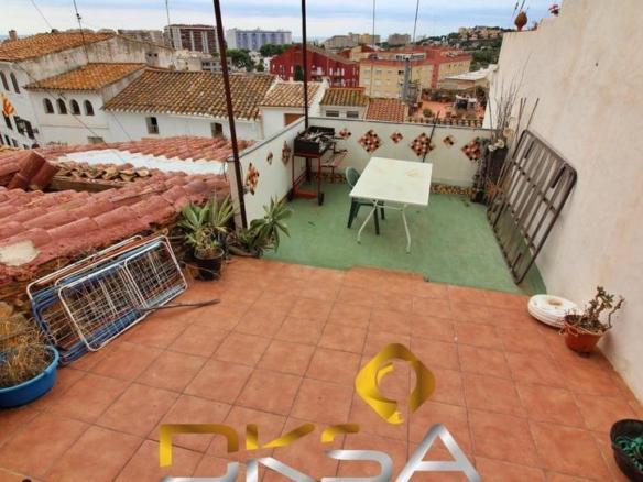 House or villa for sale on Calle Enmedio, Centro