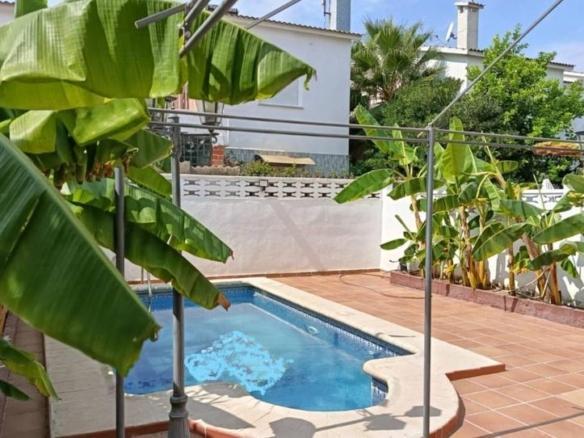 House or villa for sale on Salinas Street, Town Center