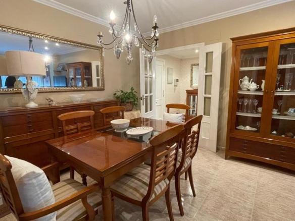Apartment for sale on Avenida Catalunya, Pueblo