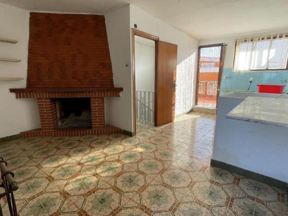 Rustic property for sale on Calle Santa Barbara, Pueblo