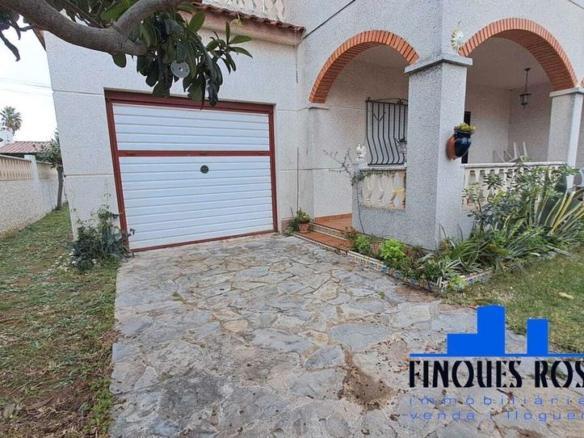 Townhouse for sale in Cala del Puntal