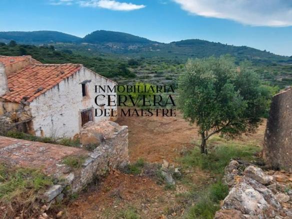 Rustic property for sale in Sierra Engarcerán