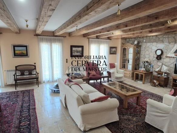 Townhouse for sale in Cervera del Maestre