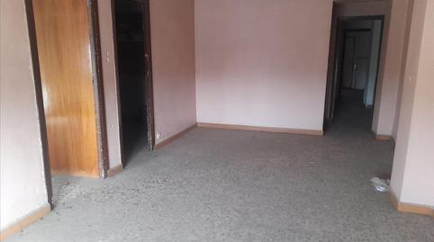 Apartment for sale on Avenida de la Industria, Centro