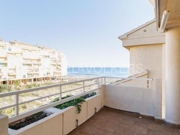 Apartamento en venta en El Perellonet