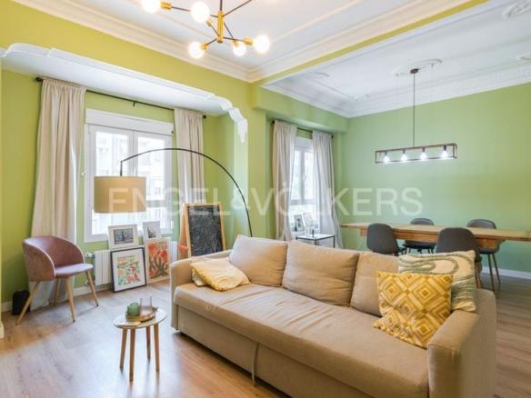 Apartamento en venta en Avenida Reino de Valencia, Russafa
