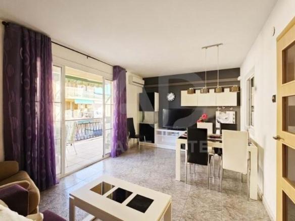 Piso en venta en La Pineda