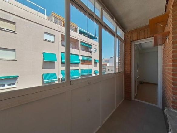 Piso en venta en Calle Torres Quevedo, Ensanche – Franciscanos