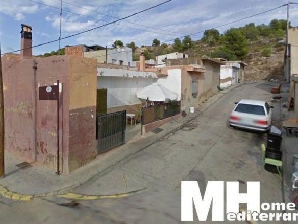 Casa adosada en venta en Espolo, Centro – El Castillo