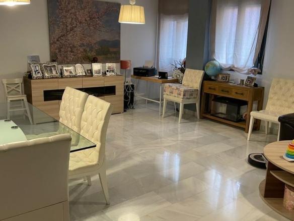 Apartment for sale on Calle Real, City Center