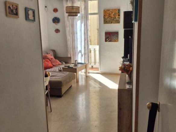 Apartment for sale on Calle Real, City Center