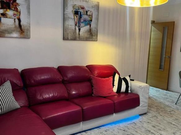Apartment for sale on Avenida Ejército Español, Muelle