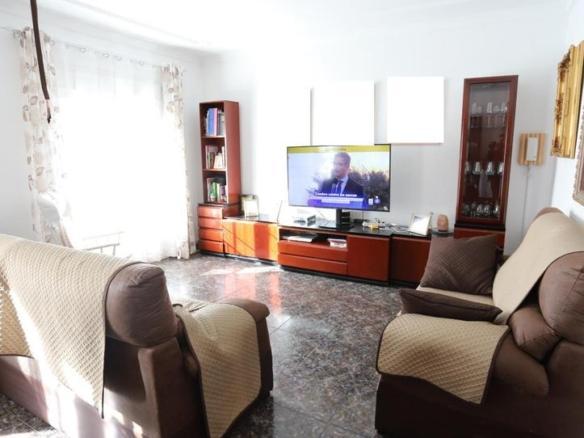 Townhouse for sale on Calle Alcalde Ramón González Martínez, Tomelloso
