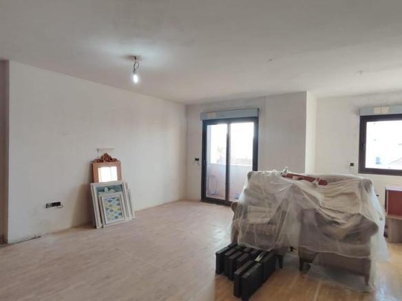 Apartment for sale on Clavel Street, Tomelloso