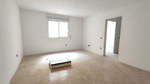 Apartment for sale on Clavel Street, Tomelloso