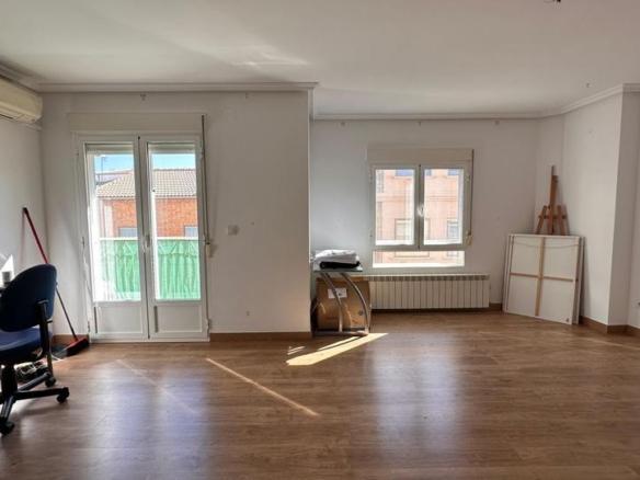 House or villa for sale in Valdepeñas
