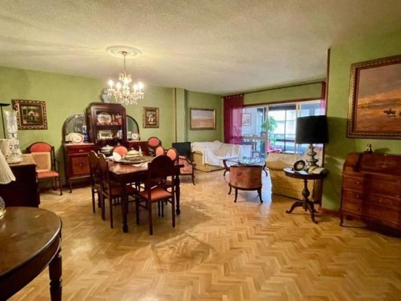 House or villa for sale in Valdepeñas