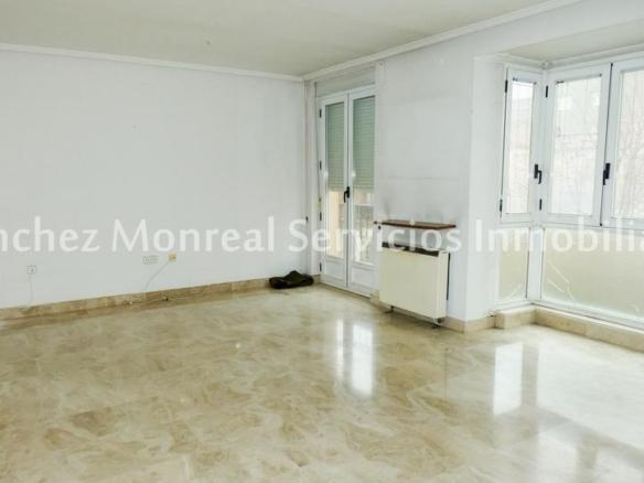 Apartment for sale on Calle General Aguilera, Centro – Plaza Mayor