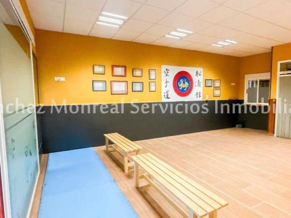 Apartment for sale on Calle Molinos de Viento, Carretera de Córdoba – Libertad