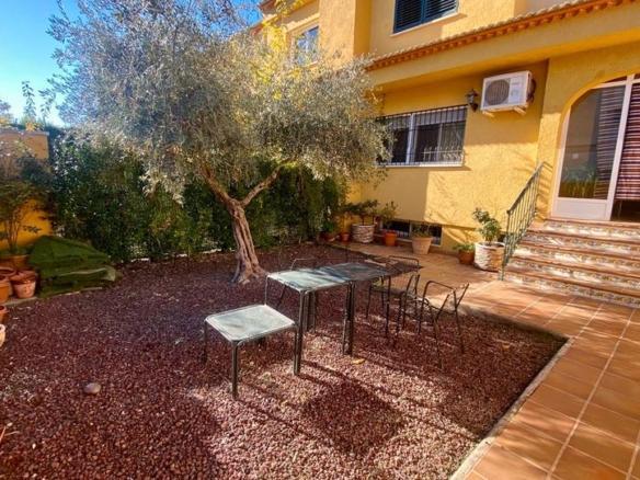 House or villa for sale in the city center