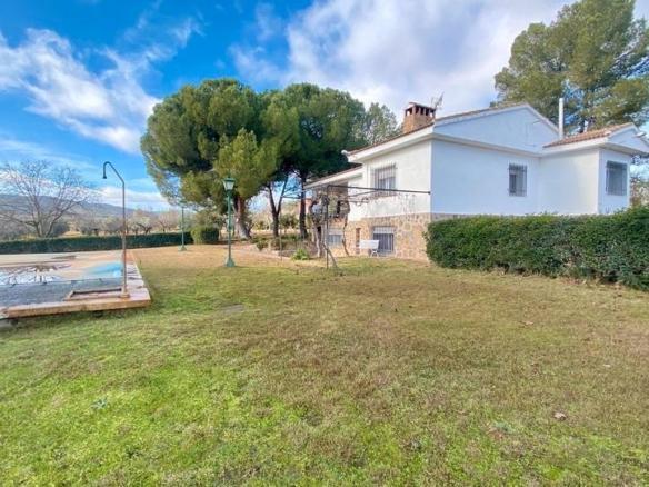 Apartment for sale on Calle Calveros, Carretera de Córdoba – Libertad