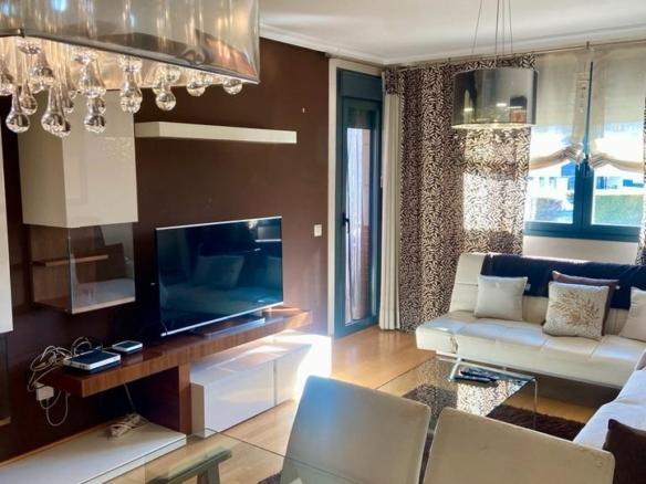 Apartment for sale on Cabezarados Street, PAU 2-600