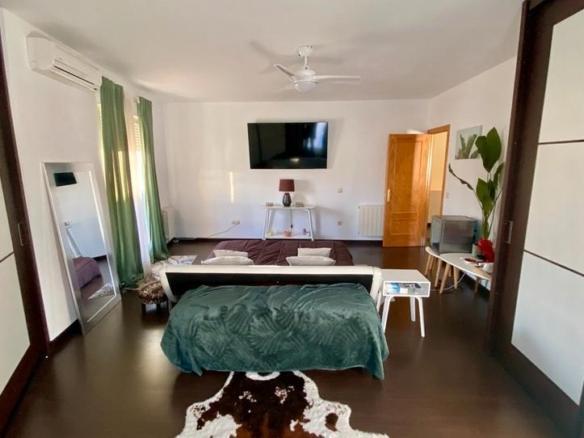 Apartment for sale on Cabezarados Street, PAU 2-600