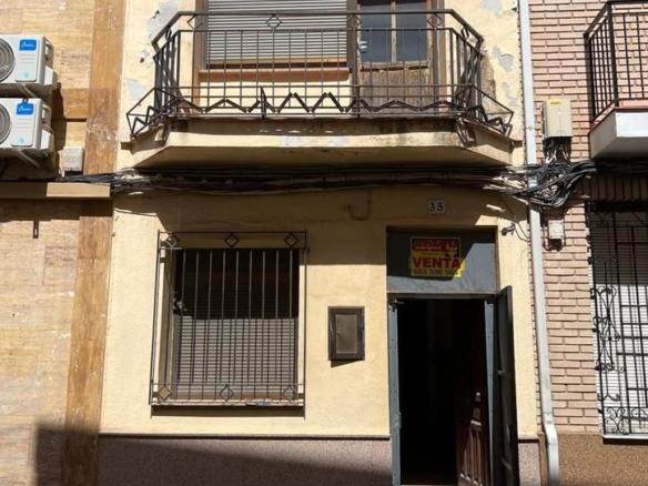 Apartment for sale on Cuadro Street, City Center