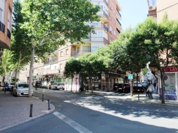 Commercial premises for sale on Calle Nuncio, Old Town