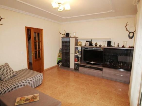 Apartment for sale on Calle de Portugal, Fuenlabrada II – El Molino