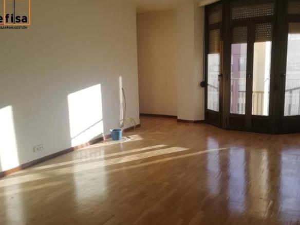 Townhouse for sale on Avenida de Europa, 38, Carrión de Calatrava