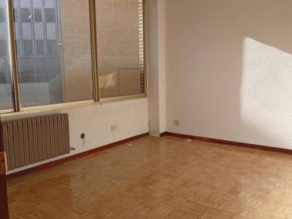 Apartment for sale on Calle Flor de Nieve, Colores – Entreparques