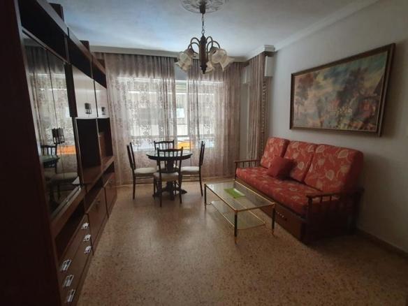 Townhouse for sale on the Circunvalación – La Magdalena road