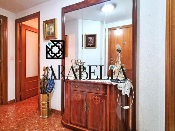 Apartment for sale in Ollerías – San Cayetano