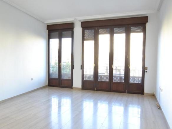 Apartment for sale in Plaza de las Tendillas, City Center