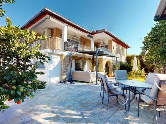 House or villa for sale in El Brillante – El Naranjo – El Tablero