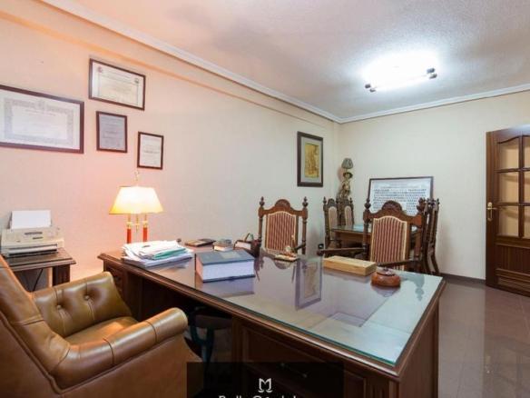 Office for sale in the city center