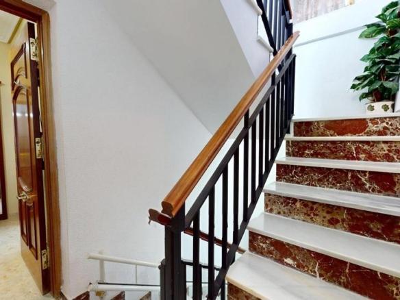 Townhouse for sale in Poniente-Norte – Miralbaida – Parque Azahara